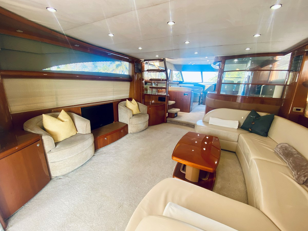 https://arconyachts.ams3.digitaloceanspaces.com/100053/conversions/large_4150046-optimize.jpg
