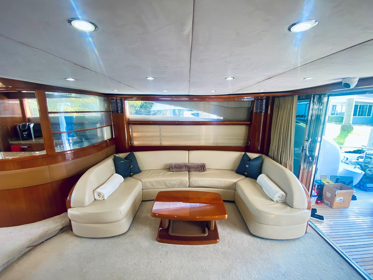 https://arconyachts.ams3.digitaloceanspaces.com/100057/conversions/large_4150048-optimize.jpg