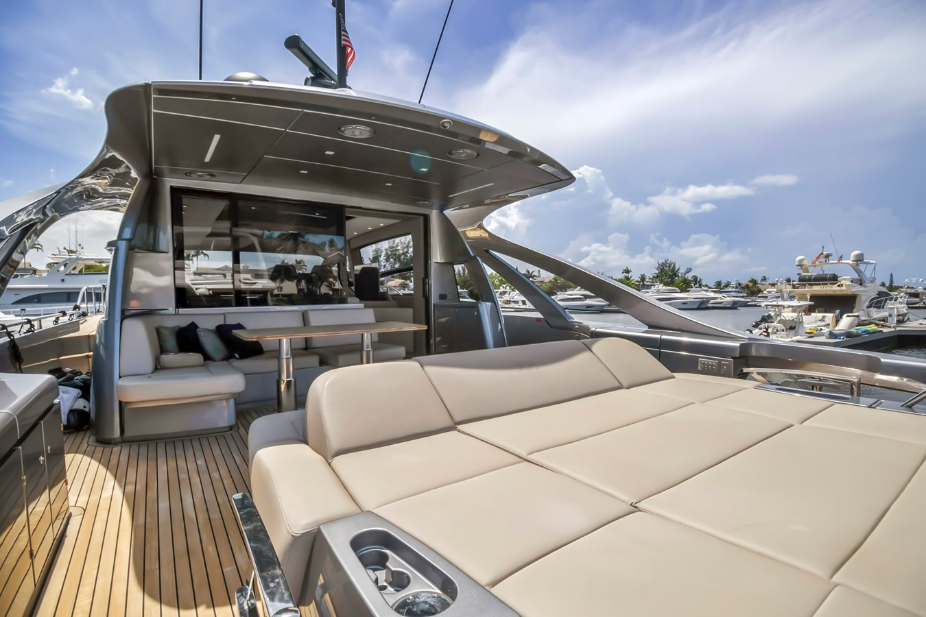https://arconyachts.ams3.digitaloceanspaces.com/100061/conversions/large_3289510-optimize.jpg