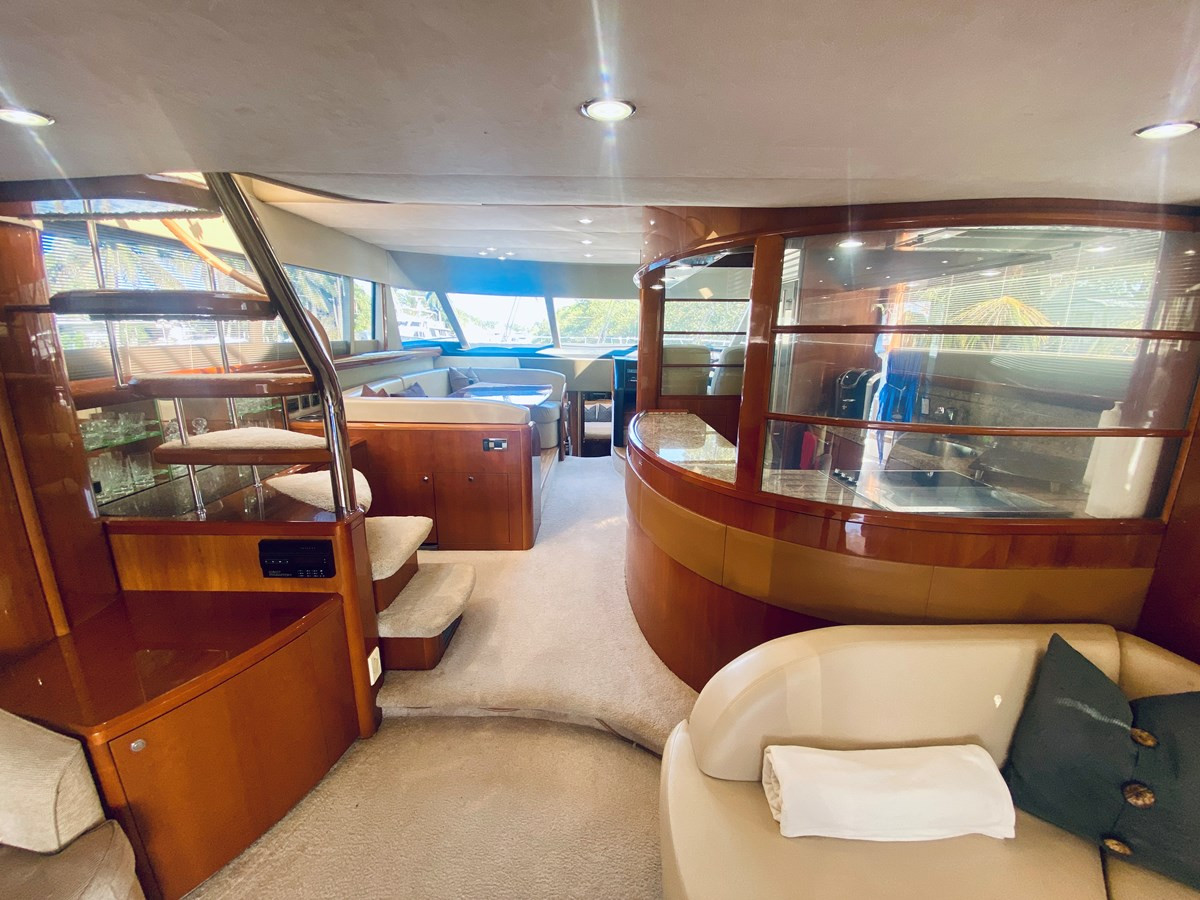 https://arconyachts.ams3.digitaloceanspaces.com/100063/conversions/large_4150052-optimize.jpg