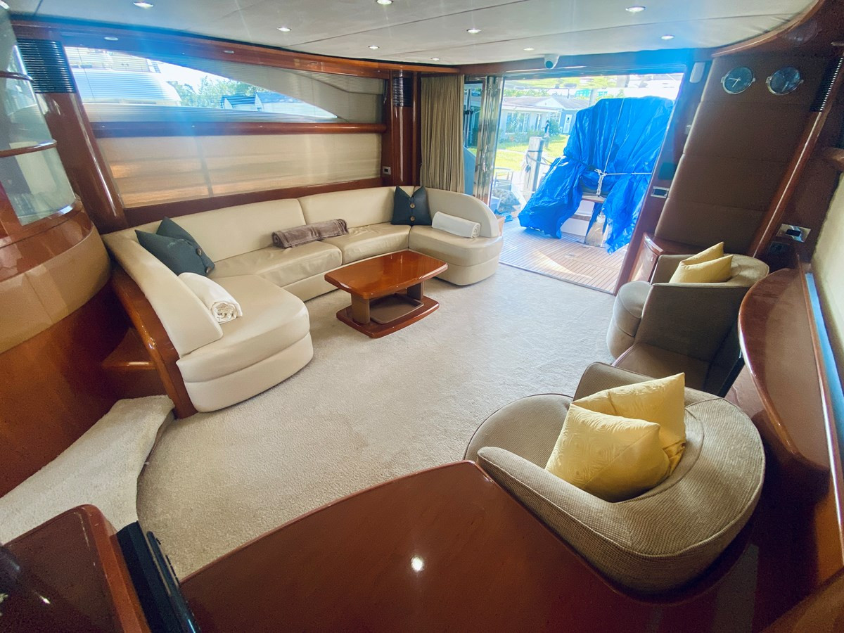 https://arconyachts.ams3.digitaloceanspaces.com/100066/conversions/large_4150054-optimize.jpg