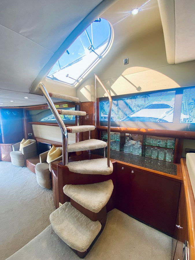 https://arconyachts.ams3.digitaloceanspaces.com/100081/conversions/large_4150064-optimize.jpg
