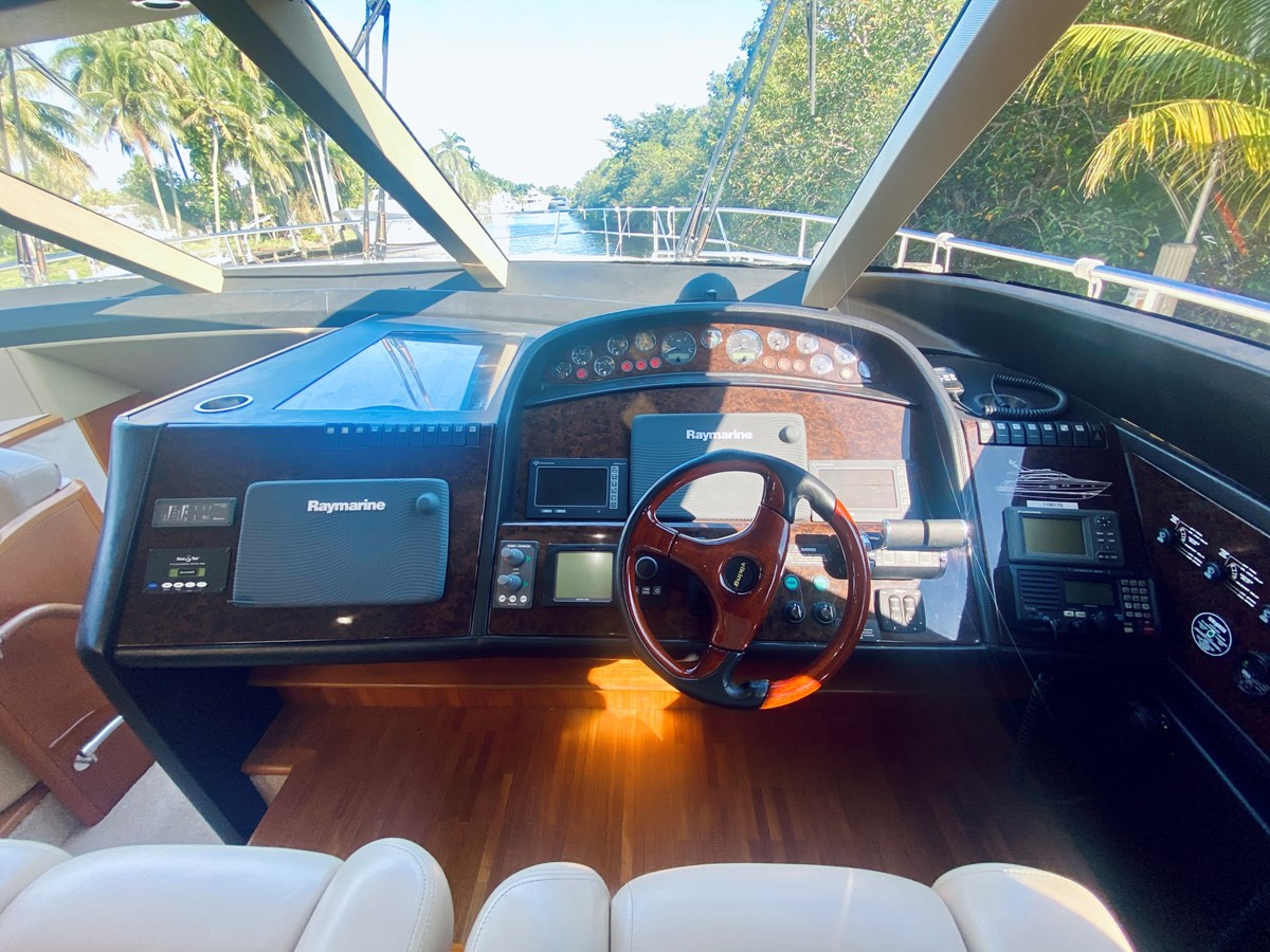 https://arconyachts.ams3.digitaloceanspaces.com/100102/conversions/large_4150074-optimize.jpg
