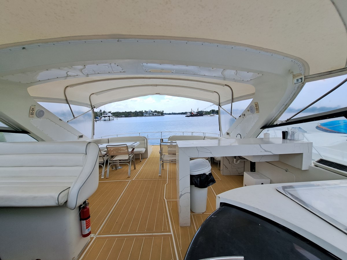 https://arconyachts.ams3.digitaloceanspaces.com/100192/conversions/large_3906161-optimize.jpg
