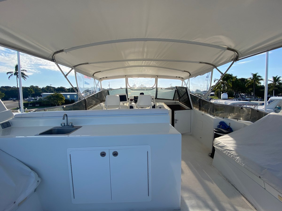 https://arconyachts.ams3.digitaloceanspaces.com/100282/conversions/large_4234645-optimize.jpg
