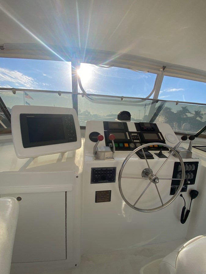 https://arconyachts.ams3.digitaloceanspaces.com/100298/conversions/large_4234651-optimize.jpg