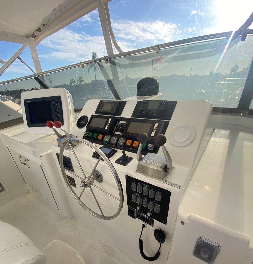 https://arconyachts.ams3.digitaloceanspaces.com/100301/conversions/large_4234652-optimize.jpg
