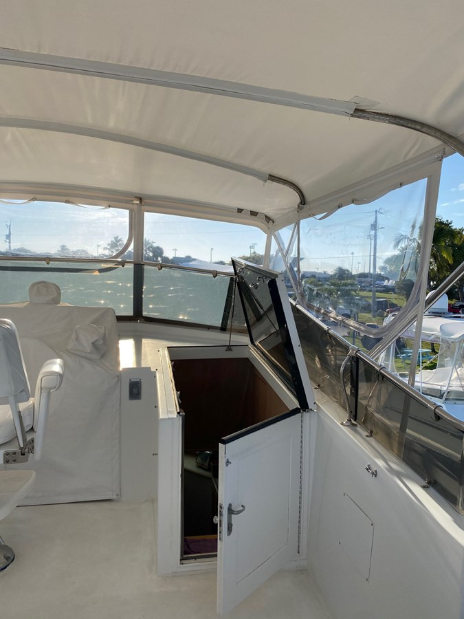 https://arconyachts.ams3.digitaloceanspaces.com/100303/conversions/large_4234653-optimize.jpg