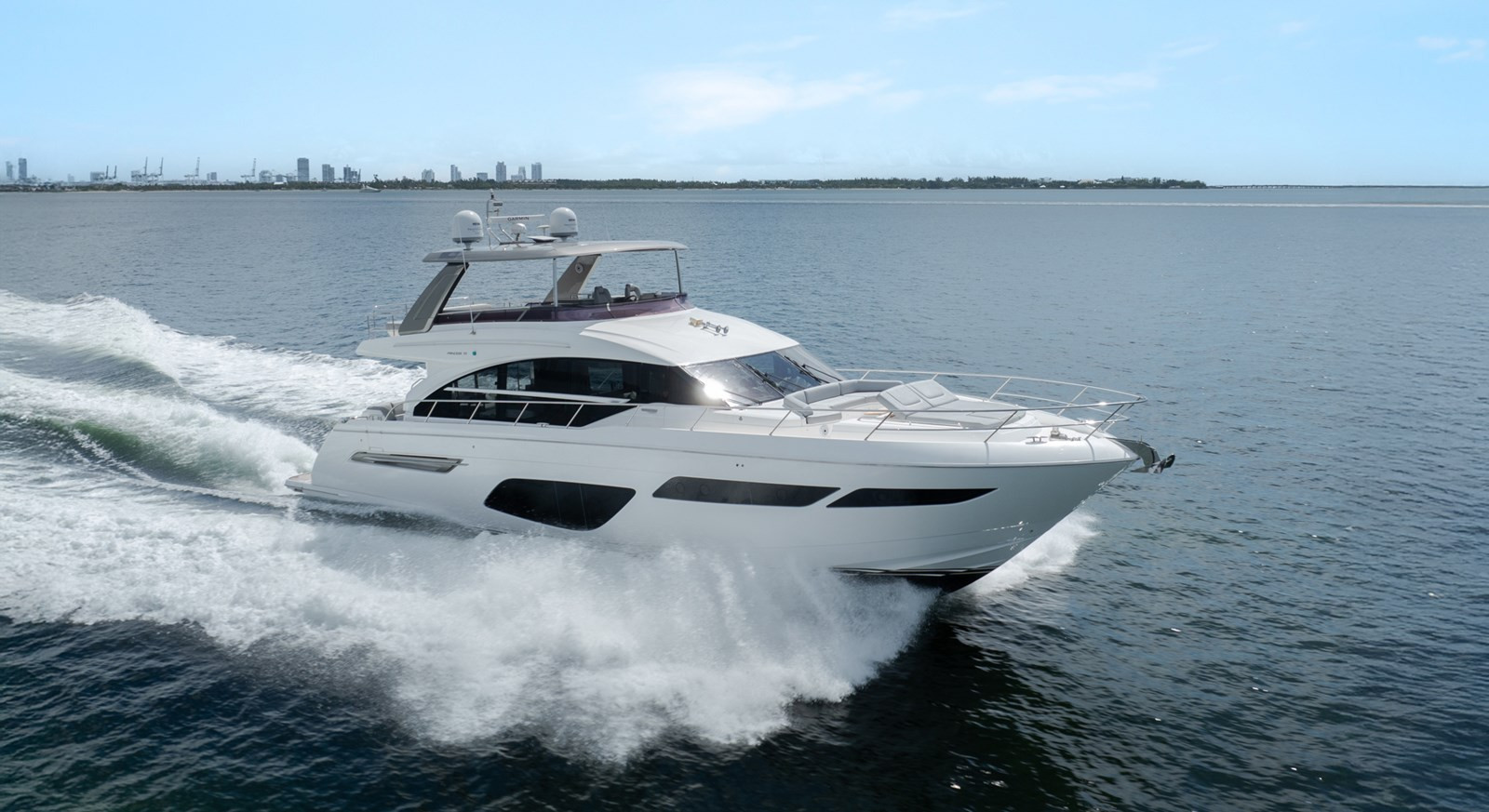 https://arconyachts.ams3.digitaloceanspaces.com/100306/conversions/large_4689634-optimize.jpg