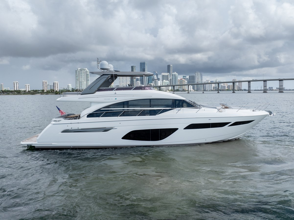 https://arconyachts.ams3.digitaloceanspaces.com/100312/conversions/large_4269537-optimize.jpg