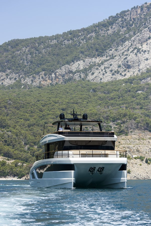 https://arconyachts.ams3.digitaloceanspaces.com/100317/conversions/large_4732208-optimize.jpg