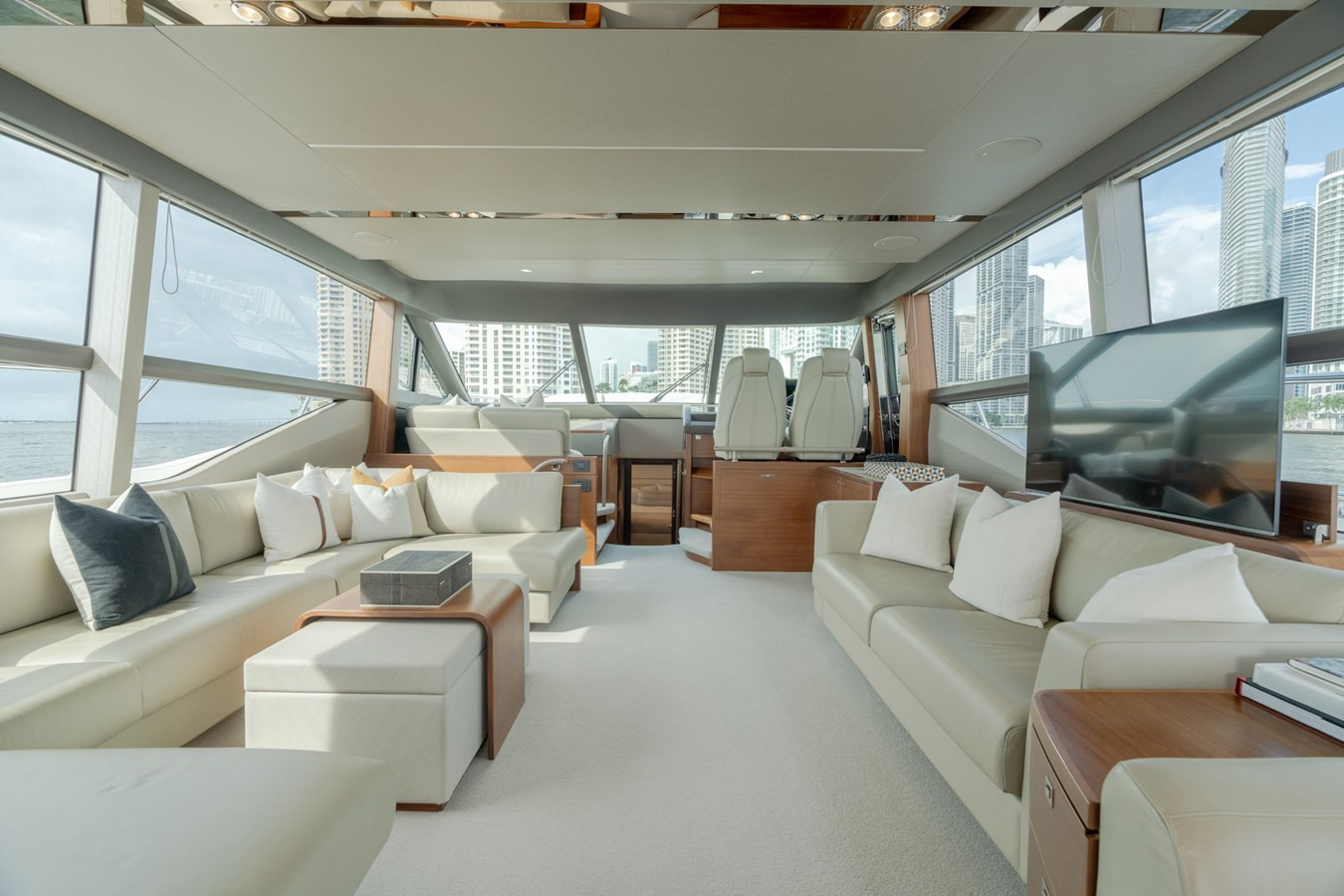 https://arconyachts.ams3.digitaloceanspaces.com/100322/conversions/large_4269535-optimize.jpg
