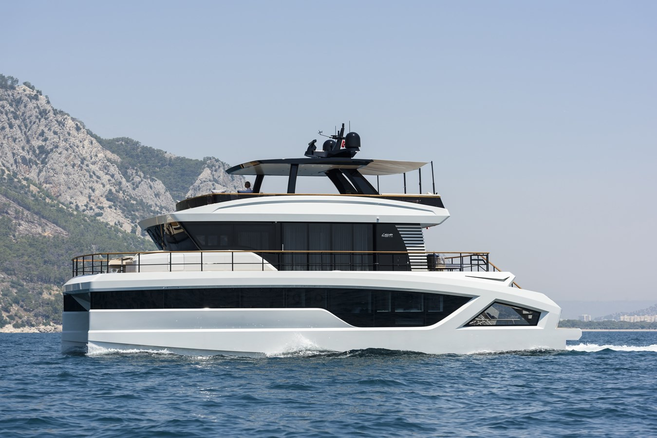 https://arconyachts.ams3.digitaloceanspaces.com/100404/conversions/large_4732237-optimize.jpg