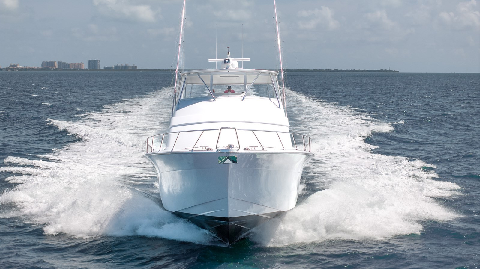 https://arconyachts.ams3.digitaloceanspaces.com/100424/conversions/large_4372777-optimize.jpg