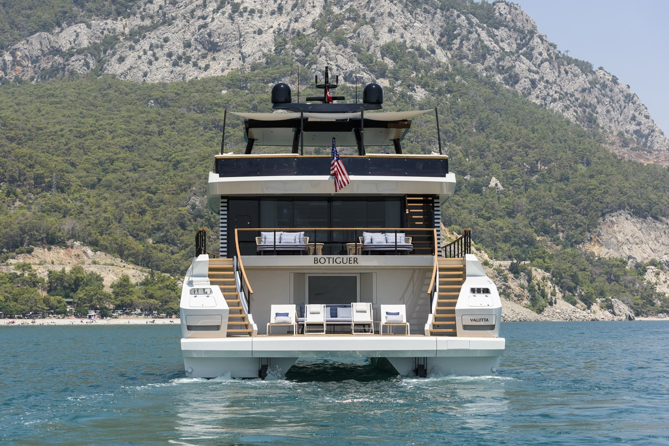 https://arconyachts.ams3.digitaloceanspaces.com/100428/conversions/large_4732245-optimize.jpg