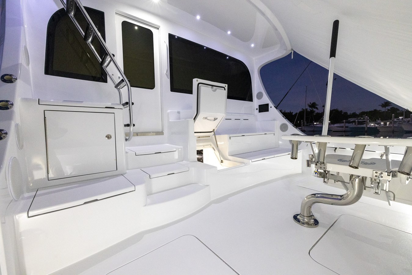 https://arconyachts.ams3.digitaloceanspaces.com/100436/conversions/large_4372832-optimize.jpg