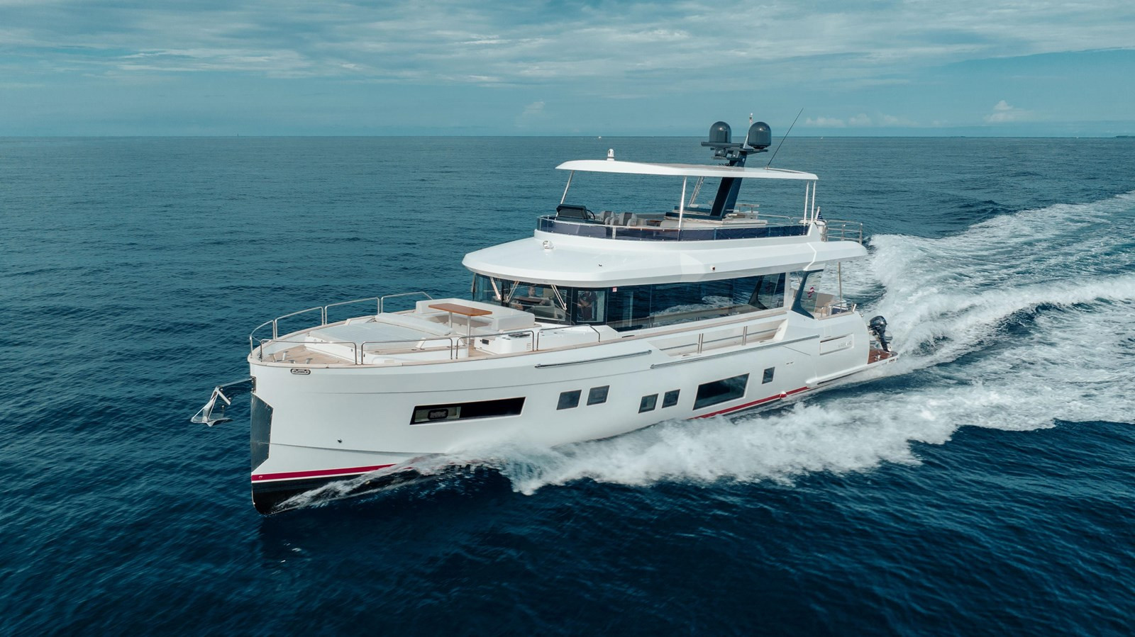 https://arconyachts.ams3.digitaloceanspaces.com/100486/conversions/large_4369508-optimize.jpg