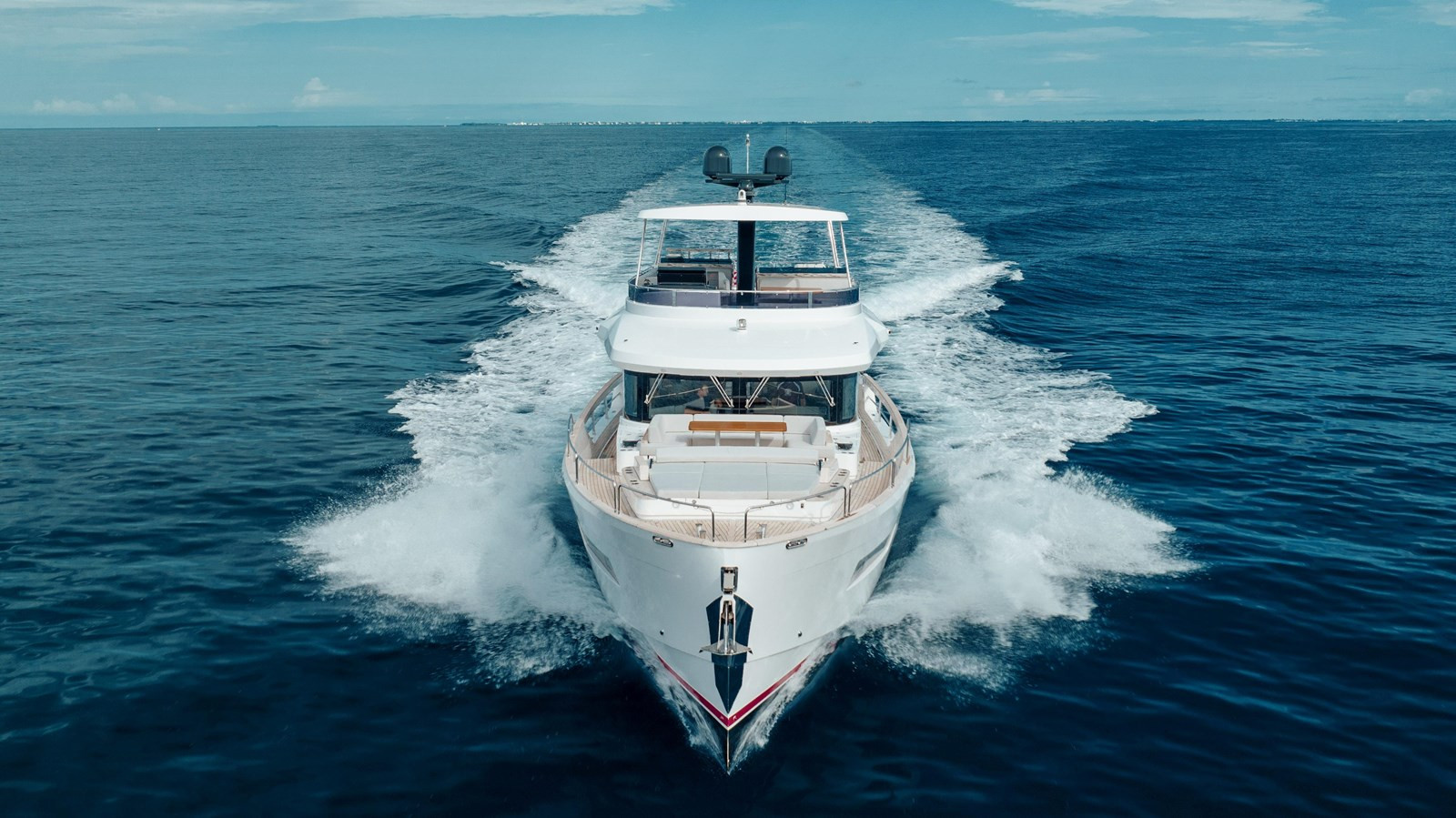 https://arconyachts.ams3.digitaloceanspaces.com/100489/conversions/large_4369509-optimize.jpg