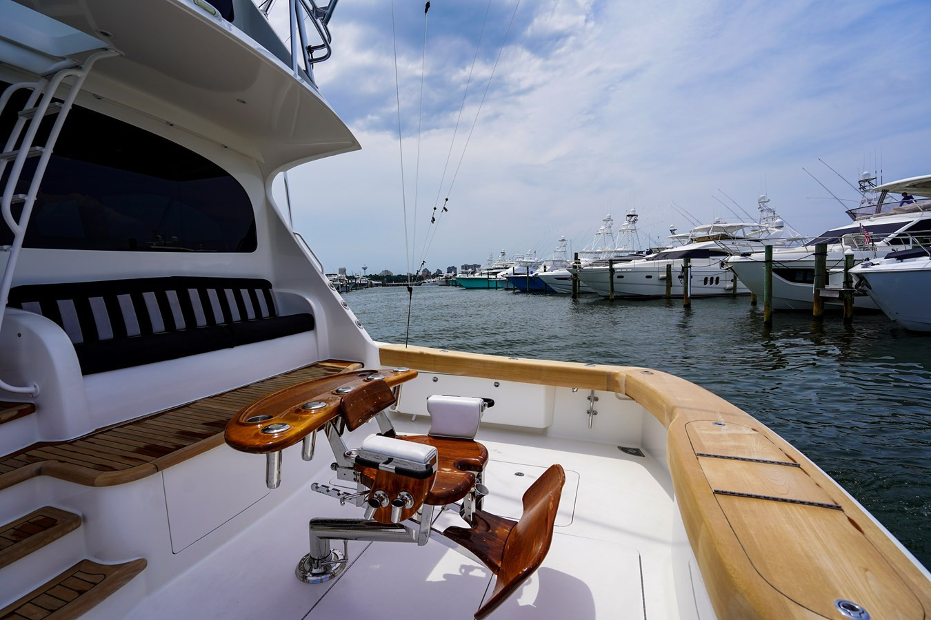 https://arconyachts.ams3.digitaloceanspaces.com/100502/conversions/large_4346394-optimize.jpg