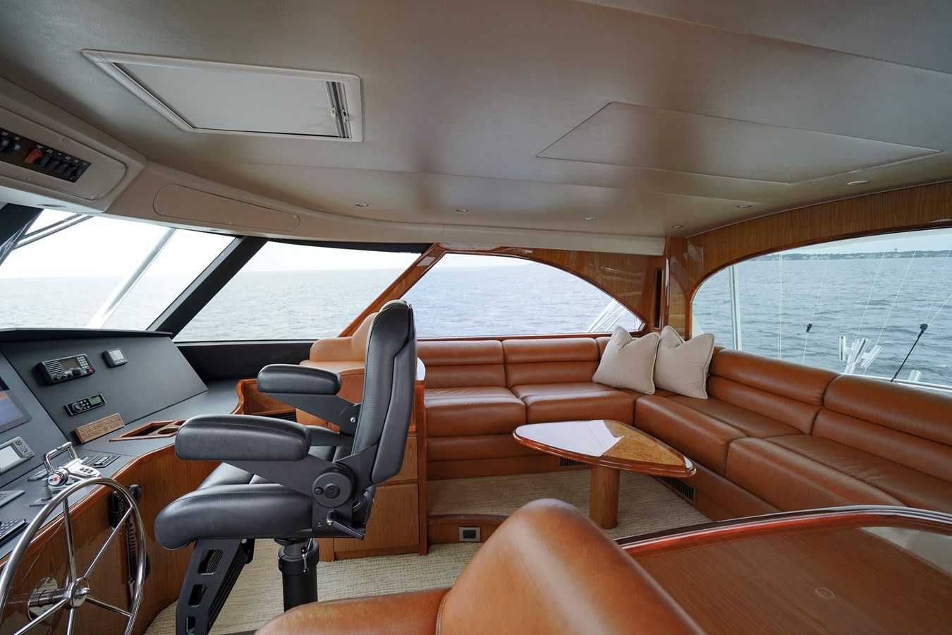 https://arconyachts.ams3.digitaloceanspaces.com/100562/conversions/large_4346435-optimize.jpg