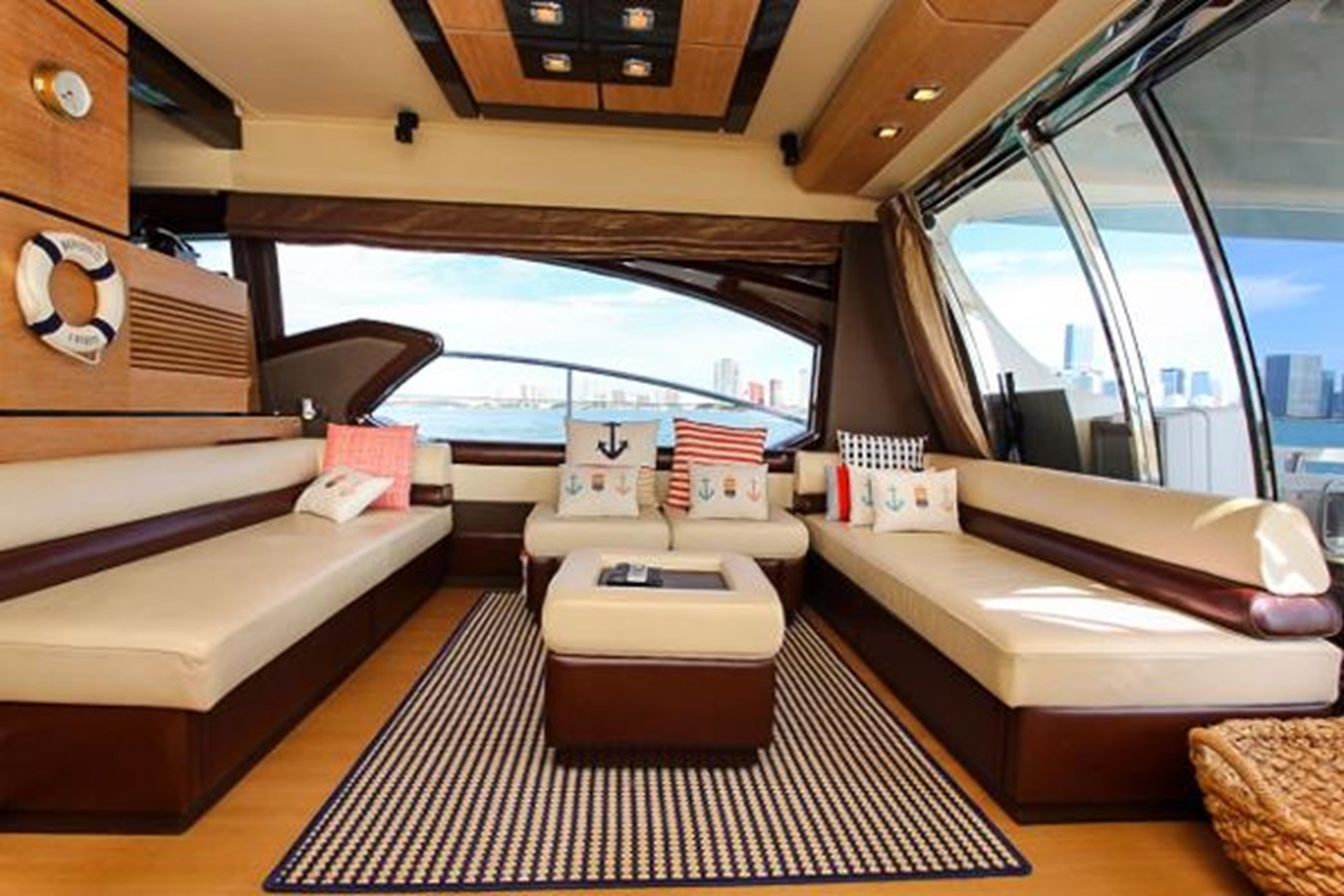 https://arconyachts.ams3.digitaloceanspaces.com/100650/conversions/large_4426753-optimize.jpg