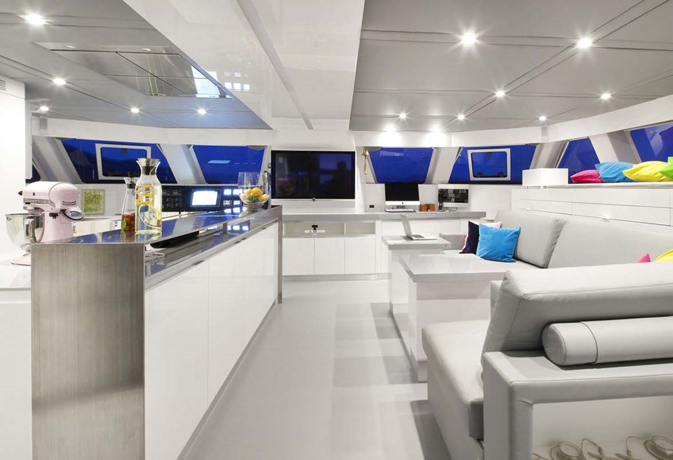 https://arconyachts.ams3.digitaloceanspaces.com/100694/conversions/large_4567225-optimize.jpg