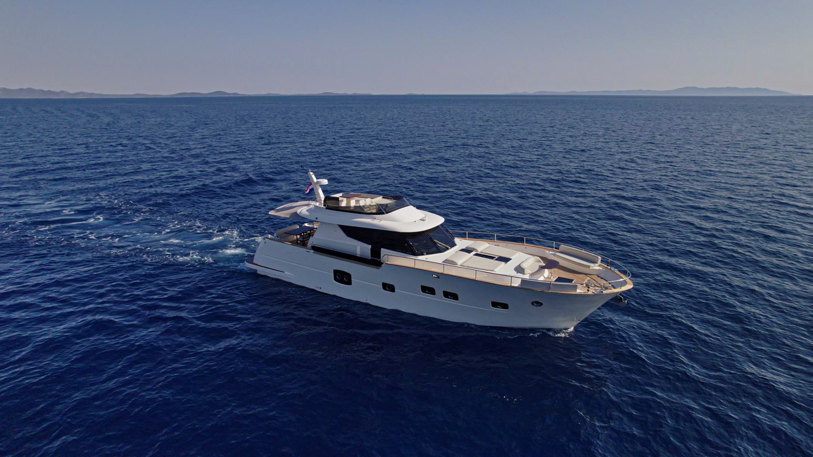 https://arconyachts.ams3.digitaloceanspaces.com/100741/conversions/large_4729152-optimize.jpg