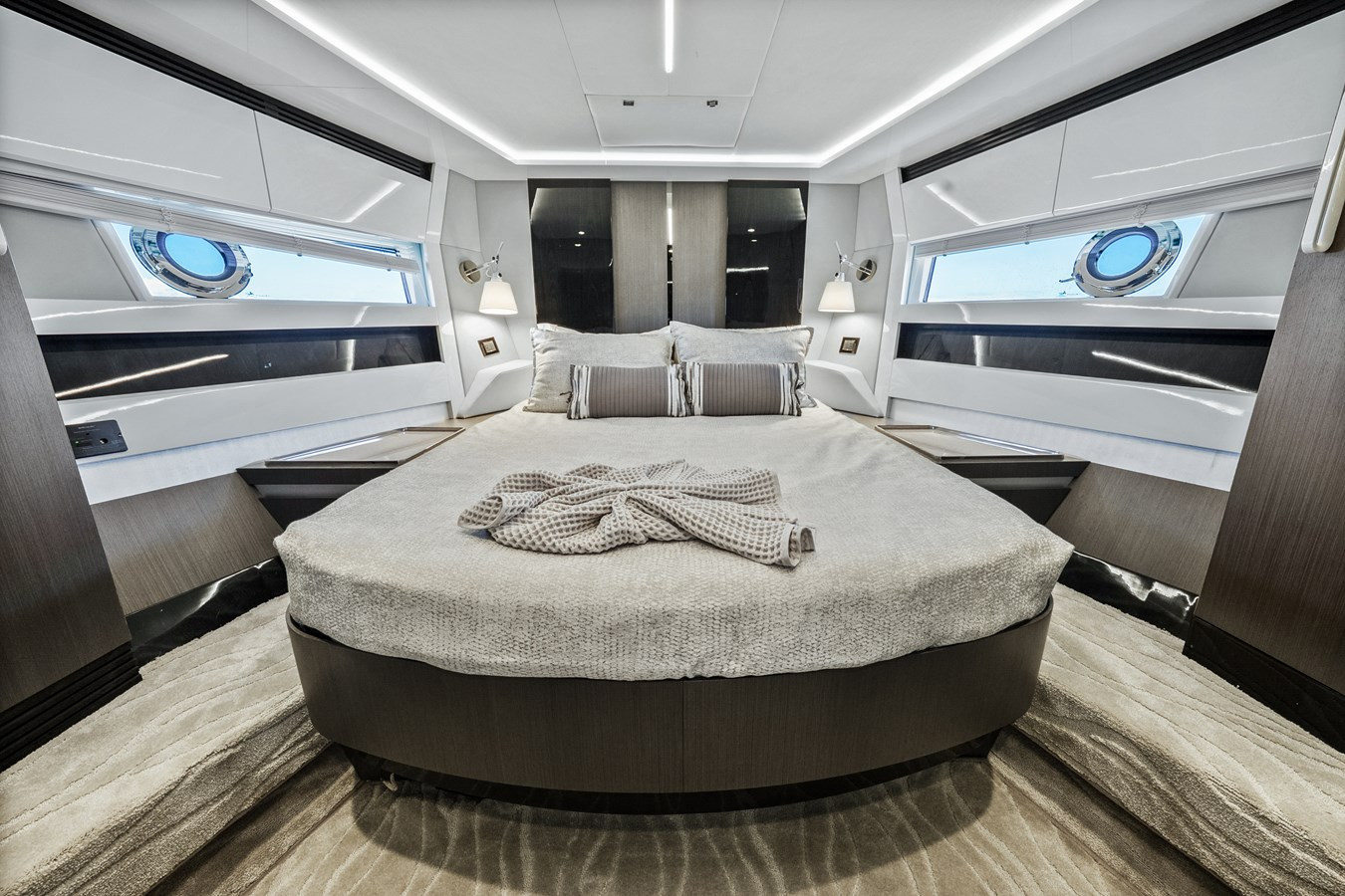 https://arconyachts.ams3.digitaloceanspaces.com/100748/conversions/large_4607925-optimize.jpg