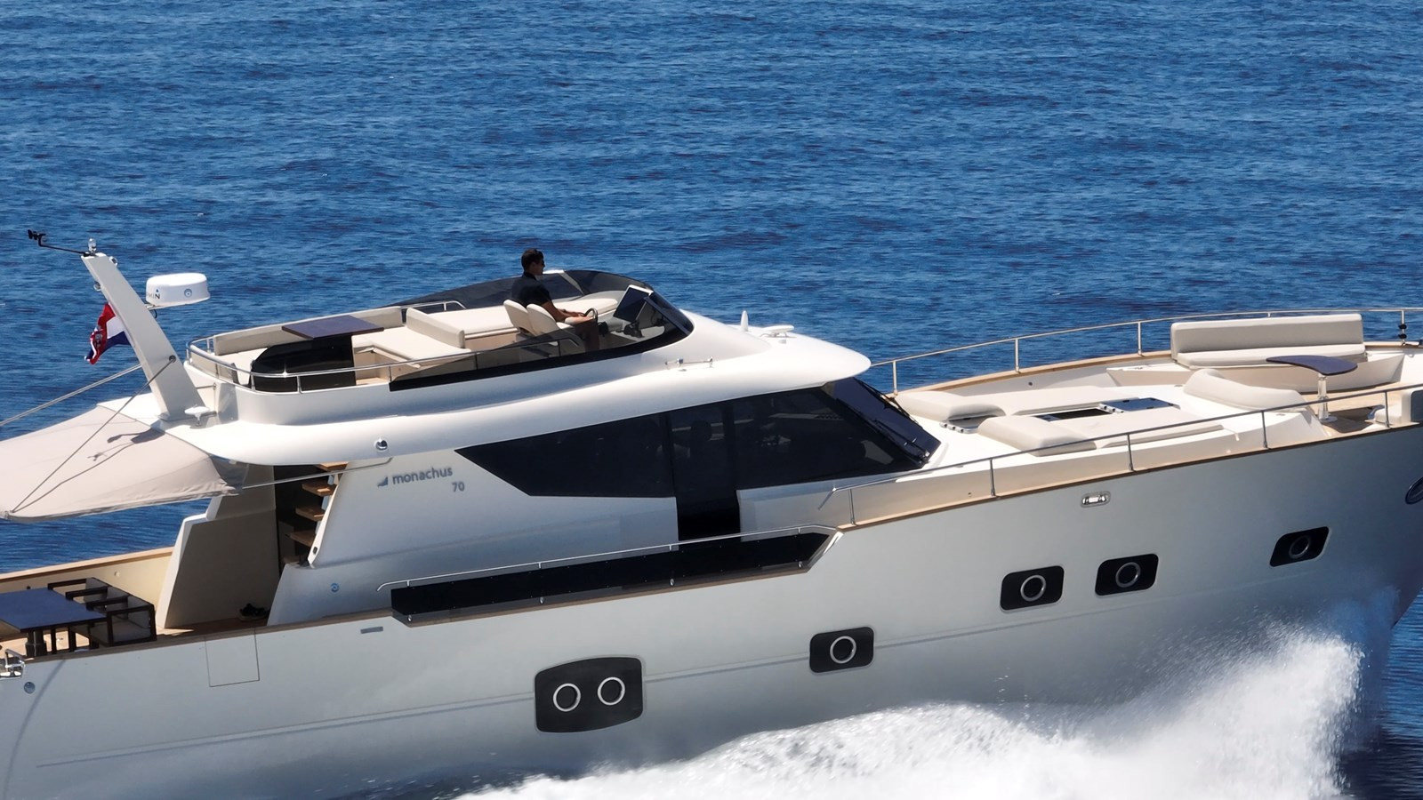 https://arconyachts.ams3.digitaloceanspaces.com/100750/conversions/large_4729148-optimize.jpg