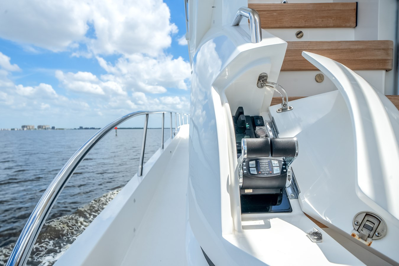 https://arconyachts.ams3.digitaloceanspaces.com/100814/conversions/large_4653381-optimize.jpg