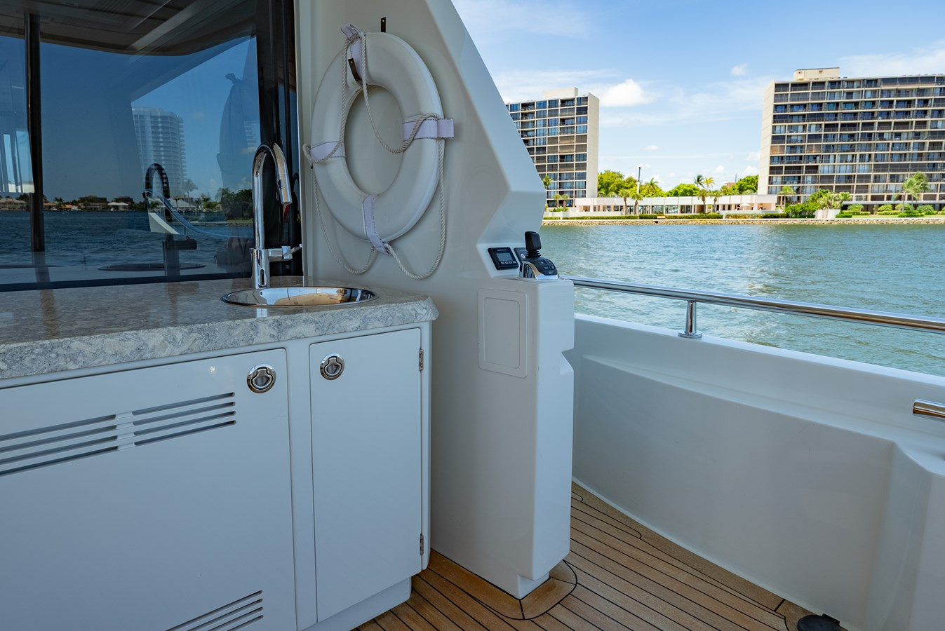 https://arconyachts.ams3.digitaloceanspaces.com/100821/conversions/large_4701451-optimize.jpg