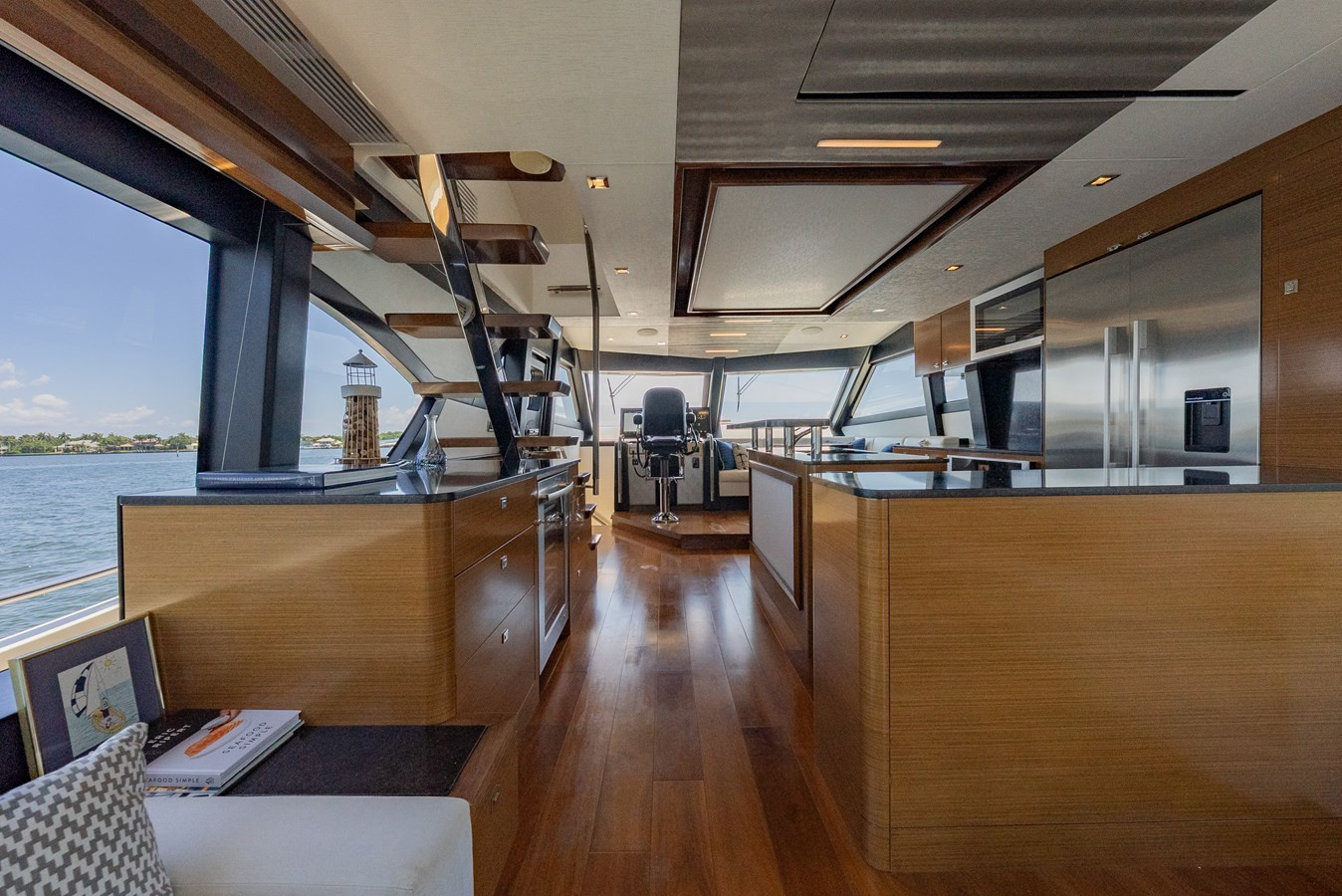 https://arconyachts.ams3.digitaloceanspaces.com/100833/conversions/large_4701430-optimize.jpg