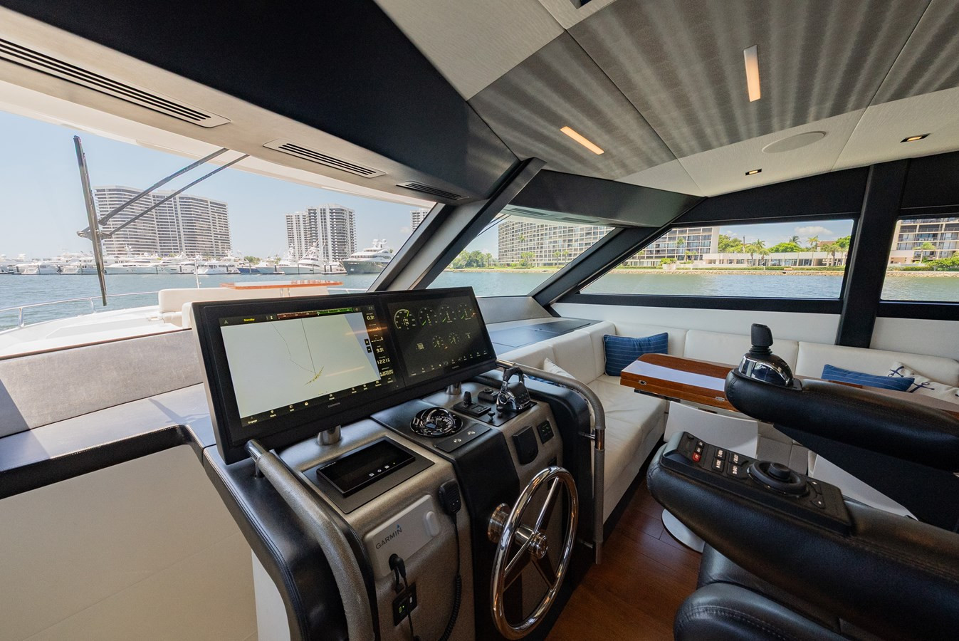 https://arconyachts.ams3.digitaloceanspaces.com/100848/conversions/large_4701435-optimize.jpg