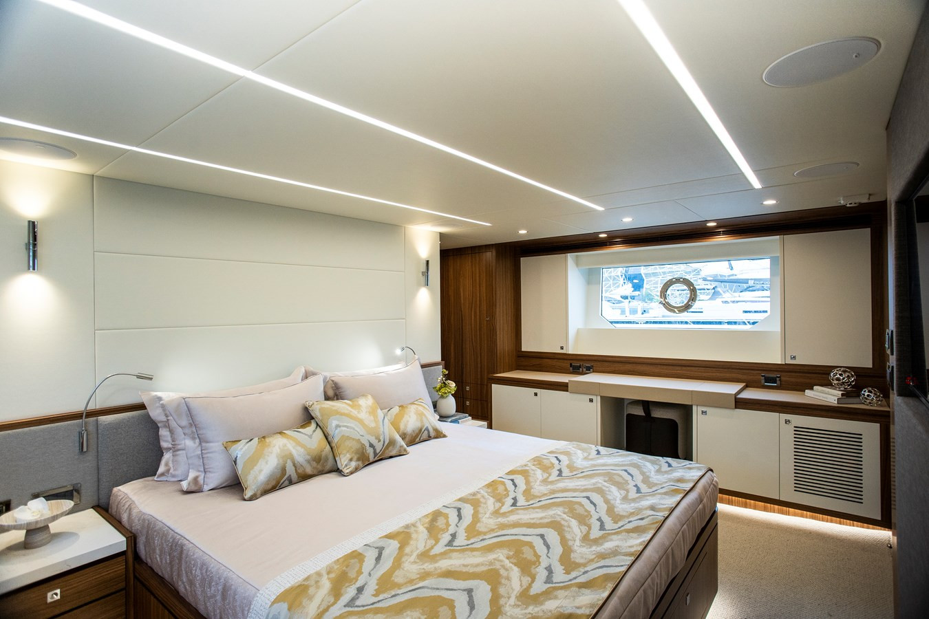 https://arconyachts.ams3.digitaloceanspaces.com/100966/conversions/large_4841324-optimize.jpg