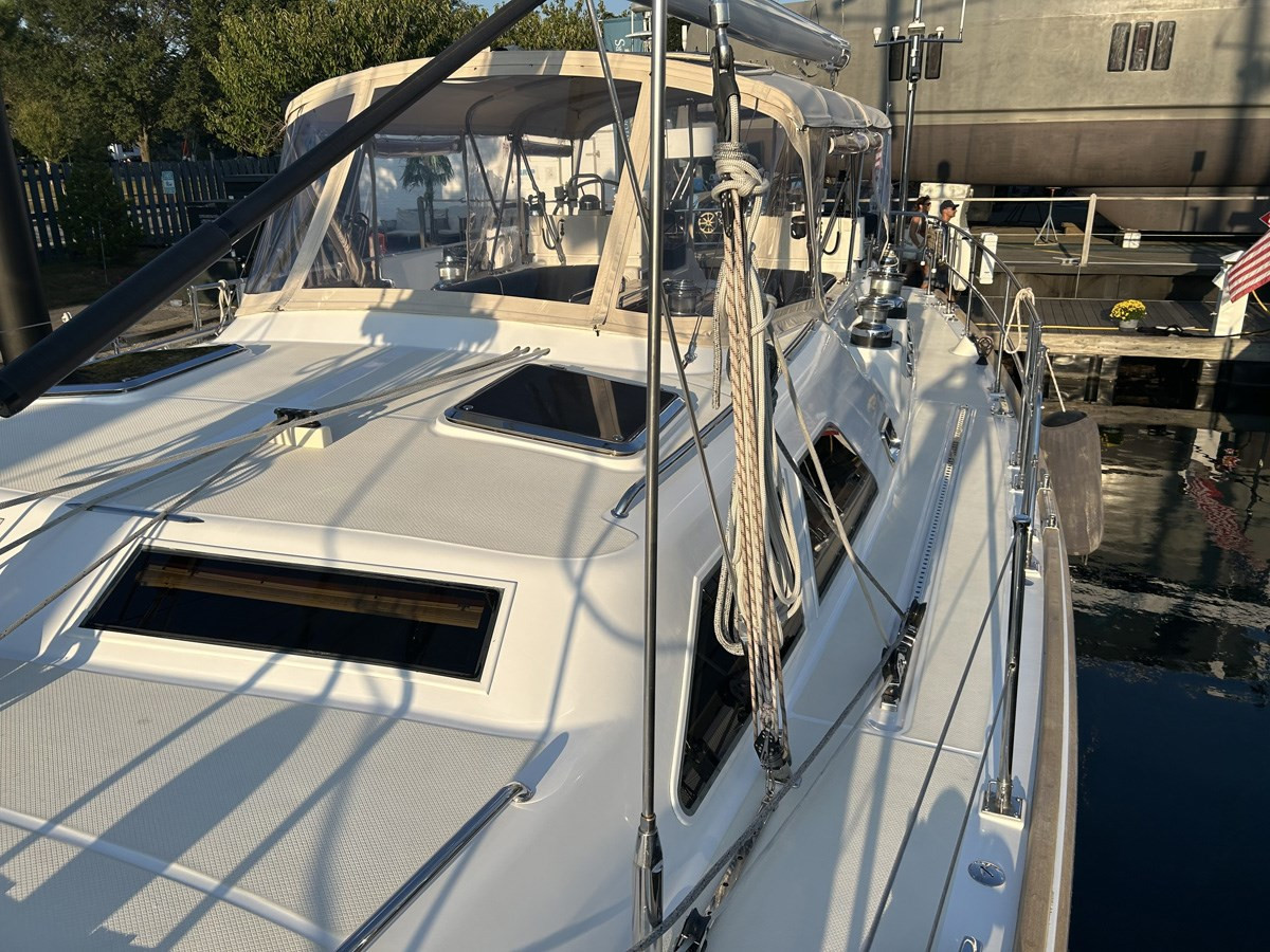https://arconyachts.ams3.digitaloceanspaces.com/100998/conversions/large_4332075-optimize.jpg