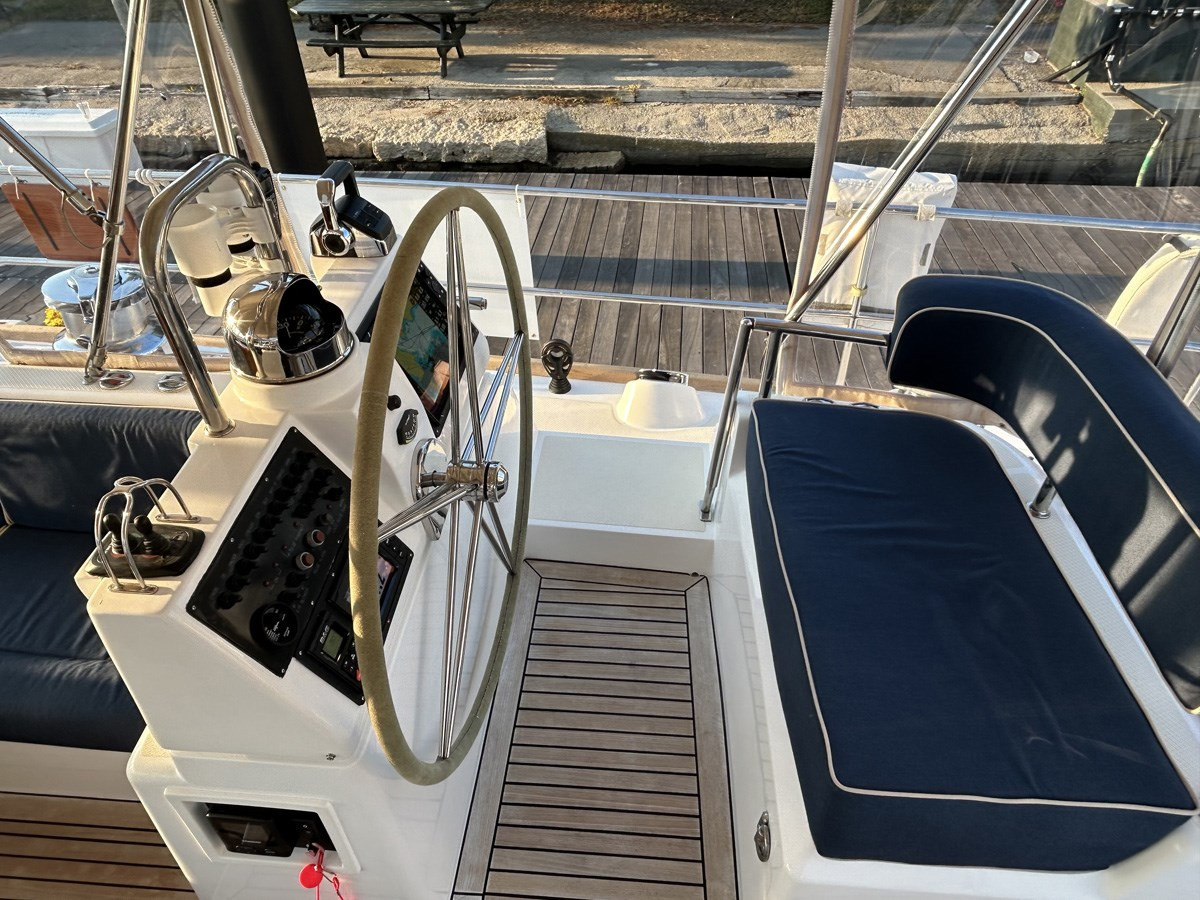 https://arconyachts.ams3.digitaloceanspaces.com/101023/conversions/large_4332084-optimize.jpg