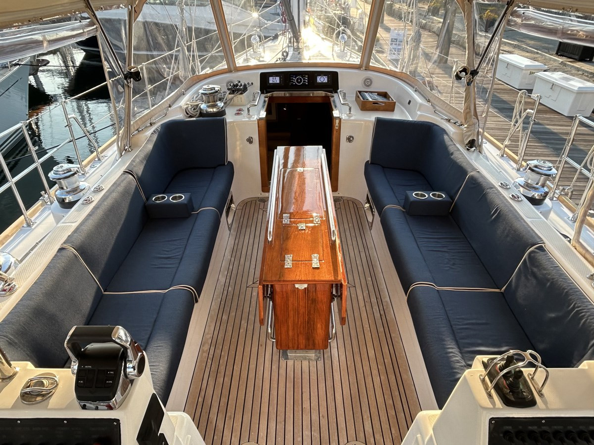 https://arconyachts.ams3.digitaloceanspaces.com/101025/conversions/large_4332077-optimize.jpg