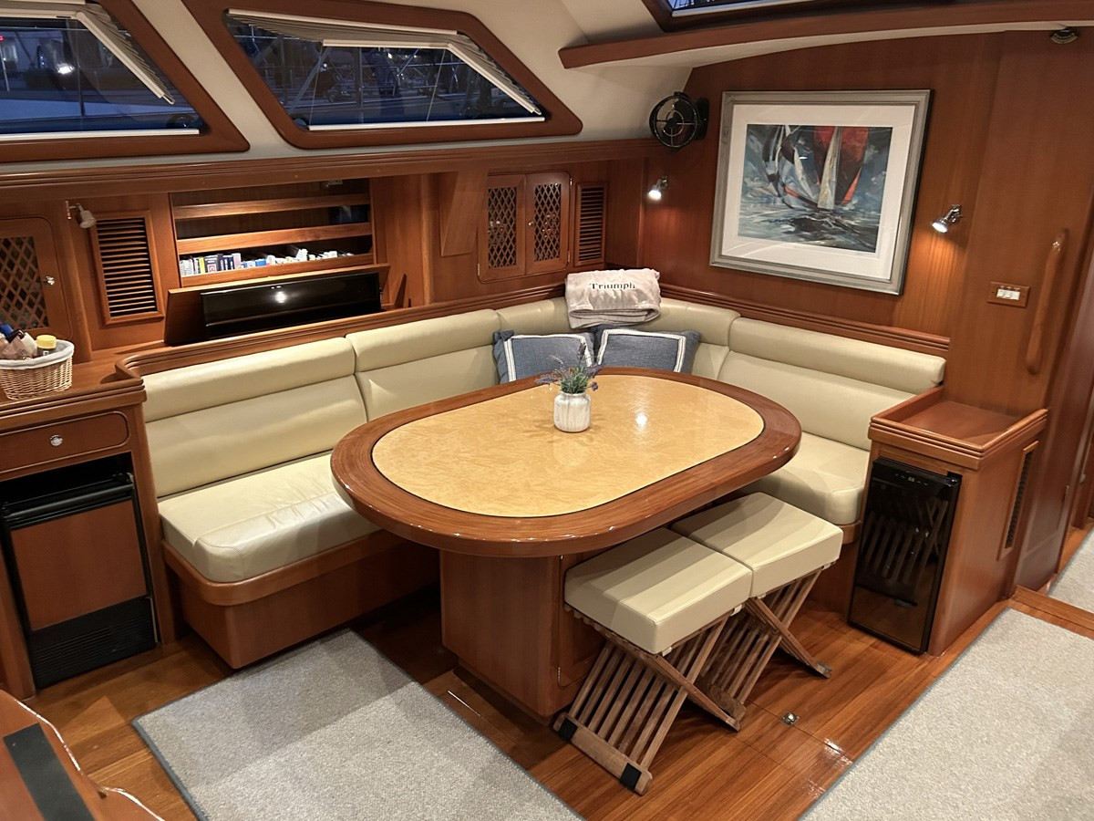 https://arconyachts.ams3.digitaloceanspaces.com/101045/conversions/large_4332097-optimize.jpg