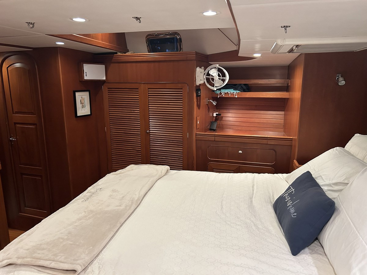 https://arconyachts.ams3.digitaloceanspaces.com/101091/conversions/large_4332106-optimize.jpg