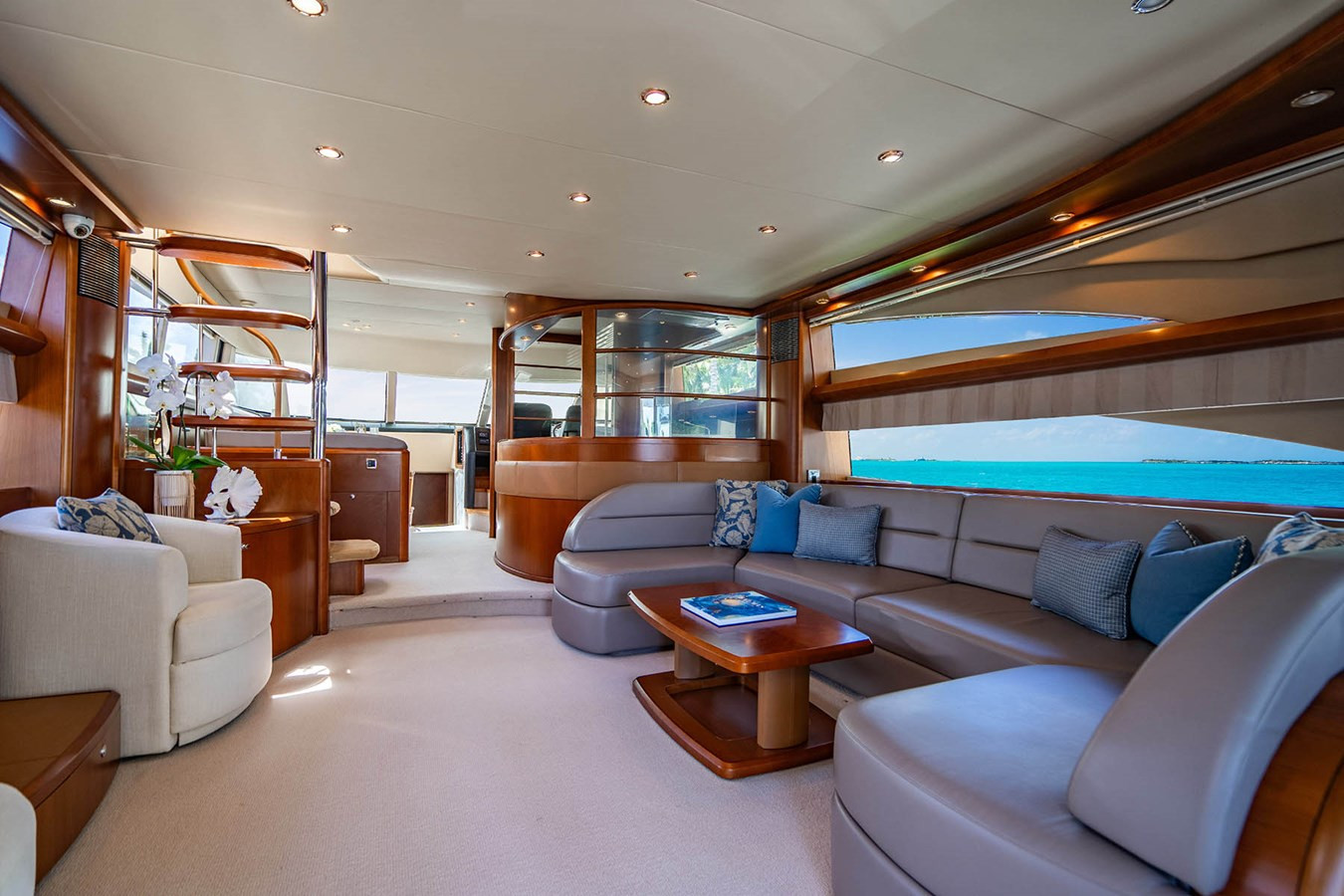https://arconyachts.ams3.digitaloceanspaces.com/101108/conversions/large_4854449-optimize.jpg