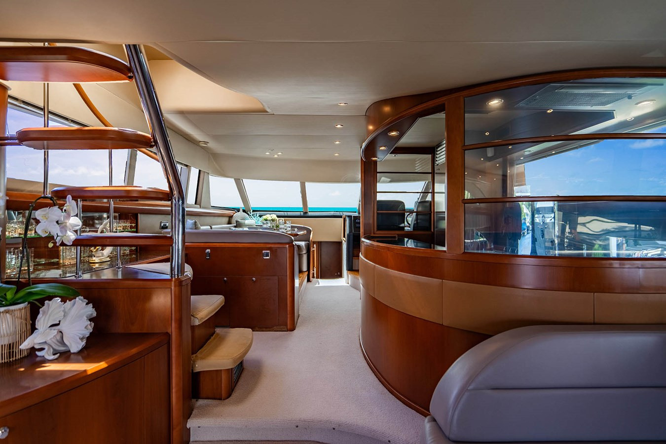 https://arconyachts.ams3.digitaloceanspaces.com/101115/conversions/large_4854451-optimize.jpg