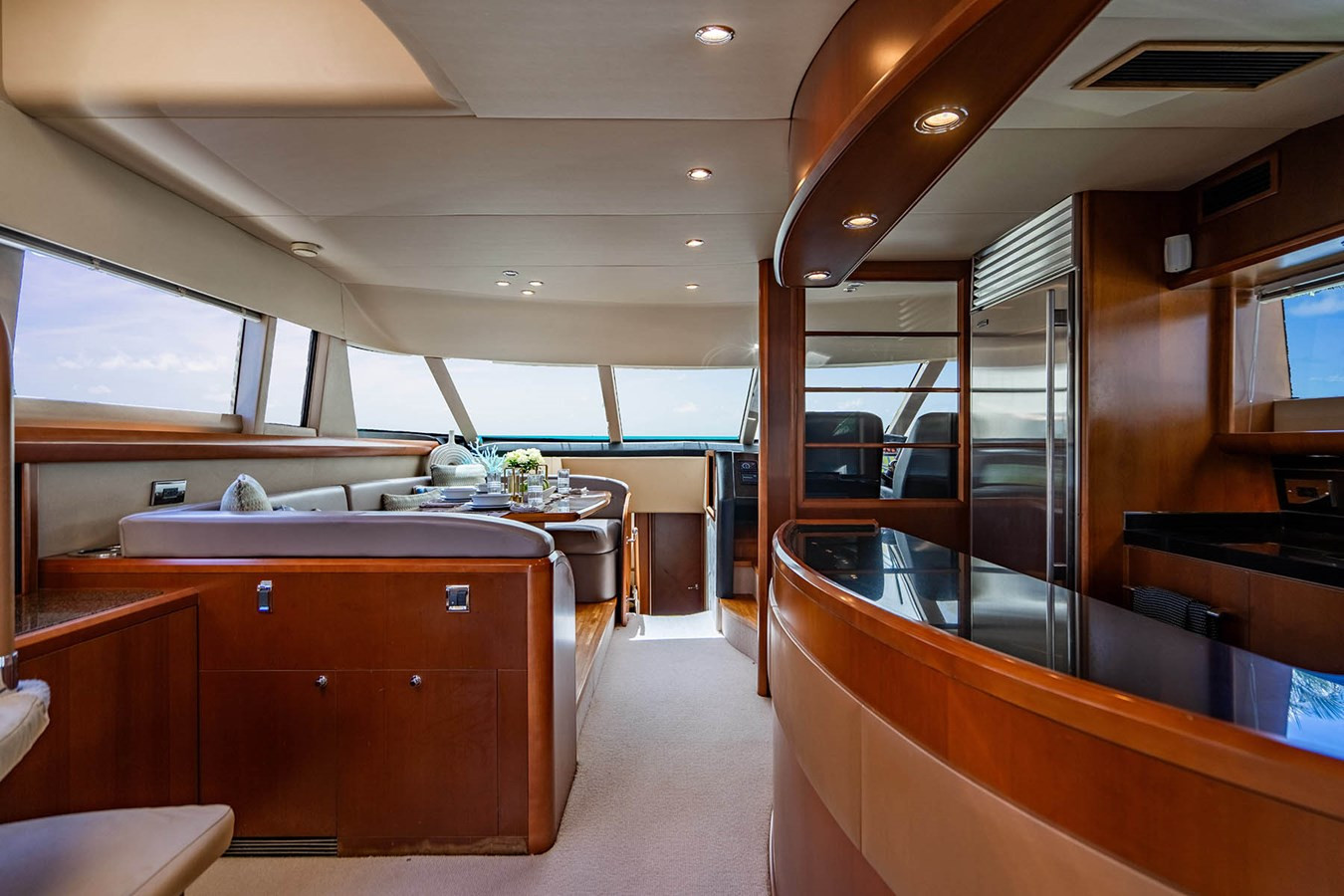 https://arconyachts.ams3.digitaloceanspaces.com/101123/conversions/large_4854454-optimize.jpg