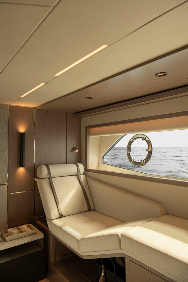https://arconyachts.ams3.digitaloceanspaces.com/101130/conversions/large_4822327-optimize.jpg