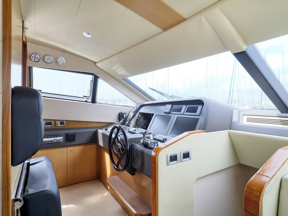 https://arconyachts.ams3.digitaloceanspaces.com/101181/conversions/large_4799793-optimize.jpg