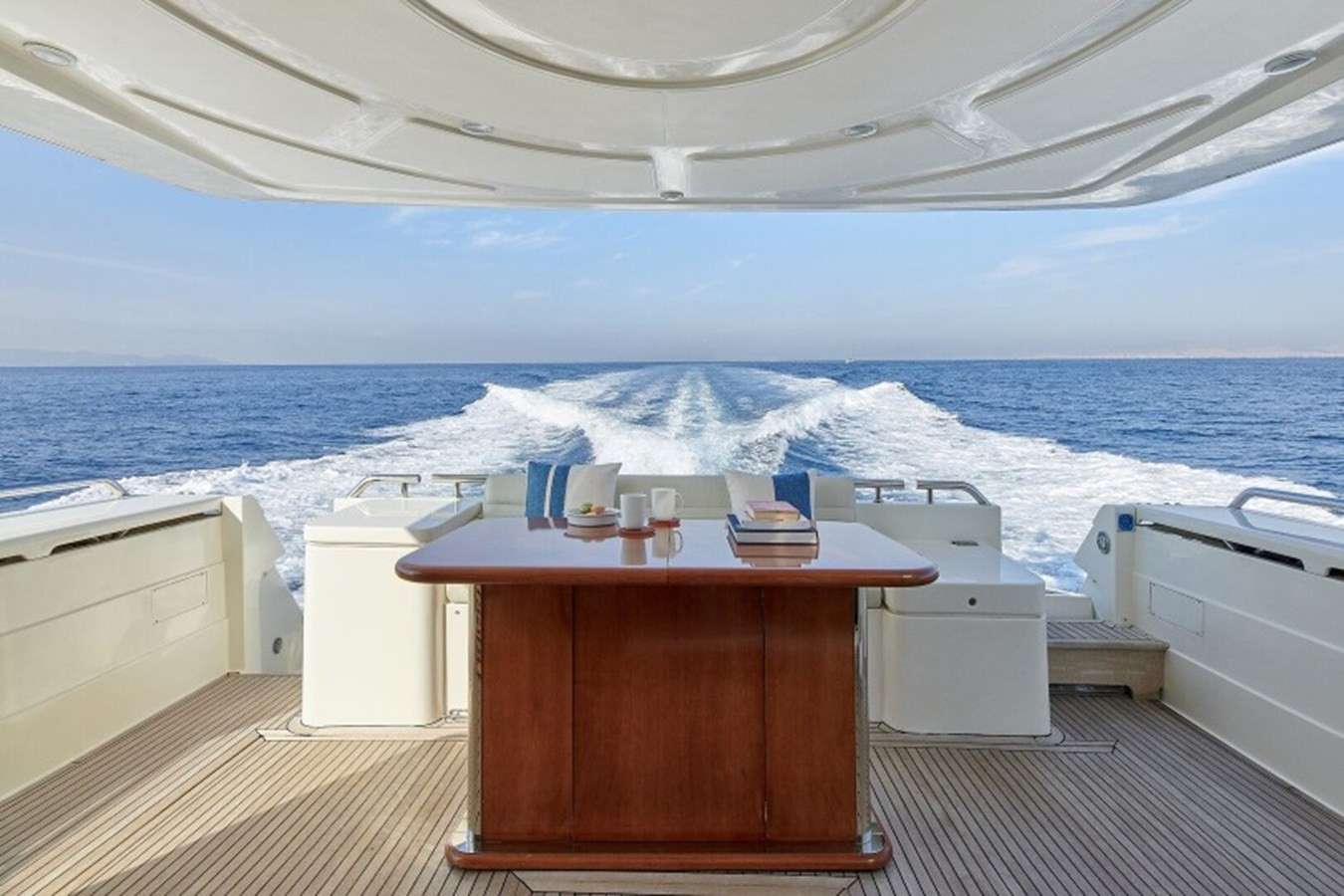 https://arconyachts.ams3.digitaloceanspaces.com/101217/conversions/large_4852197-optimize.jpg