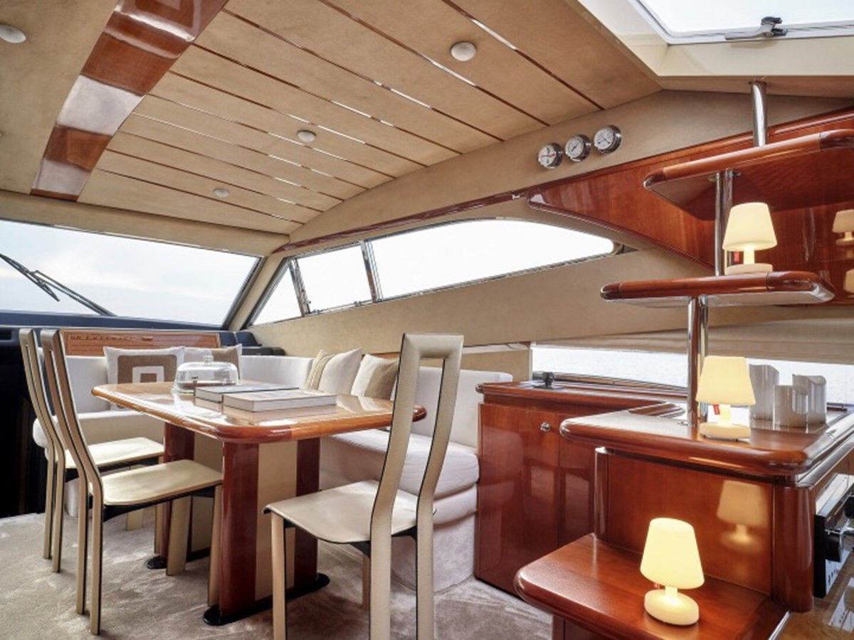 https://arconyachts.ams3.digitaloceanspaces.com/101242/conversions/large_4852206-optimize.jpg