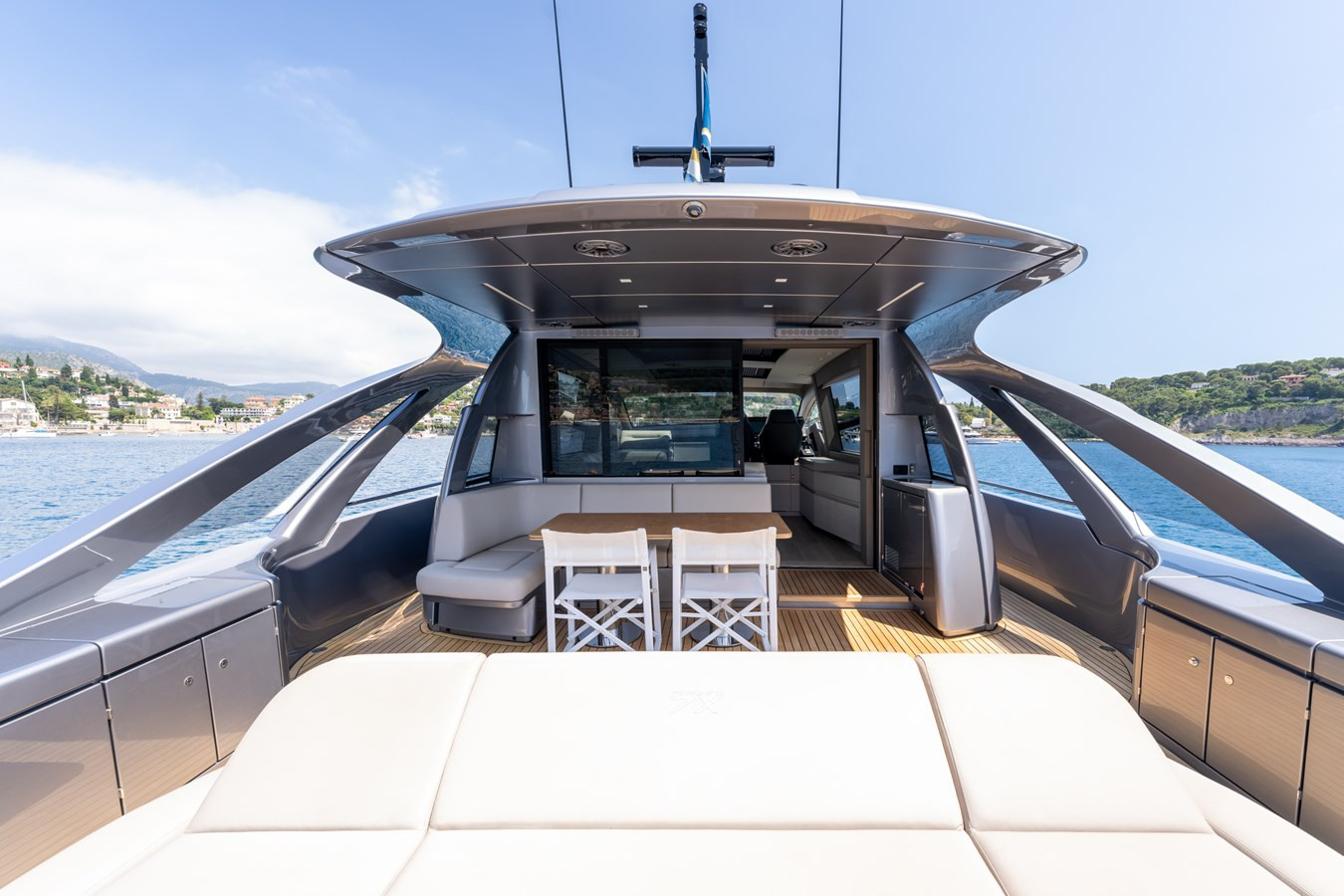 https://arconyachts.ams3.digitaloceanspaces.com/101301/conversions/large_4698536-optimize.jpg