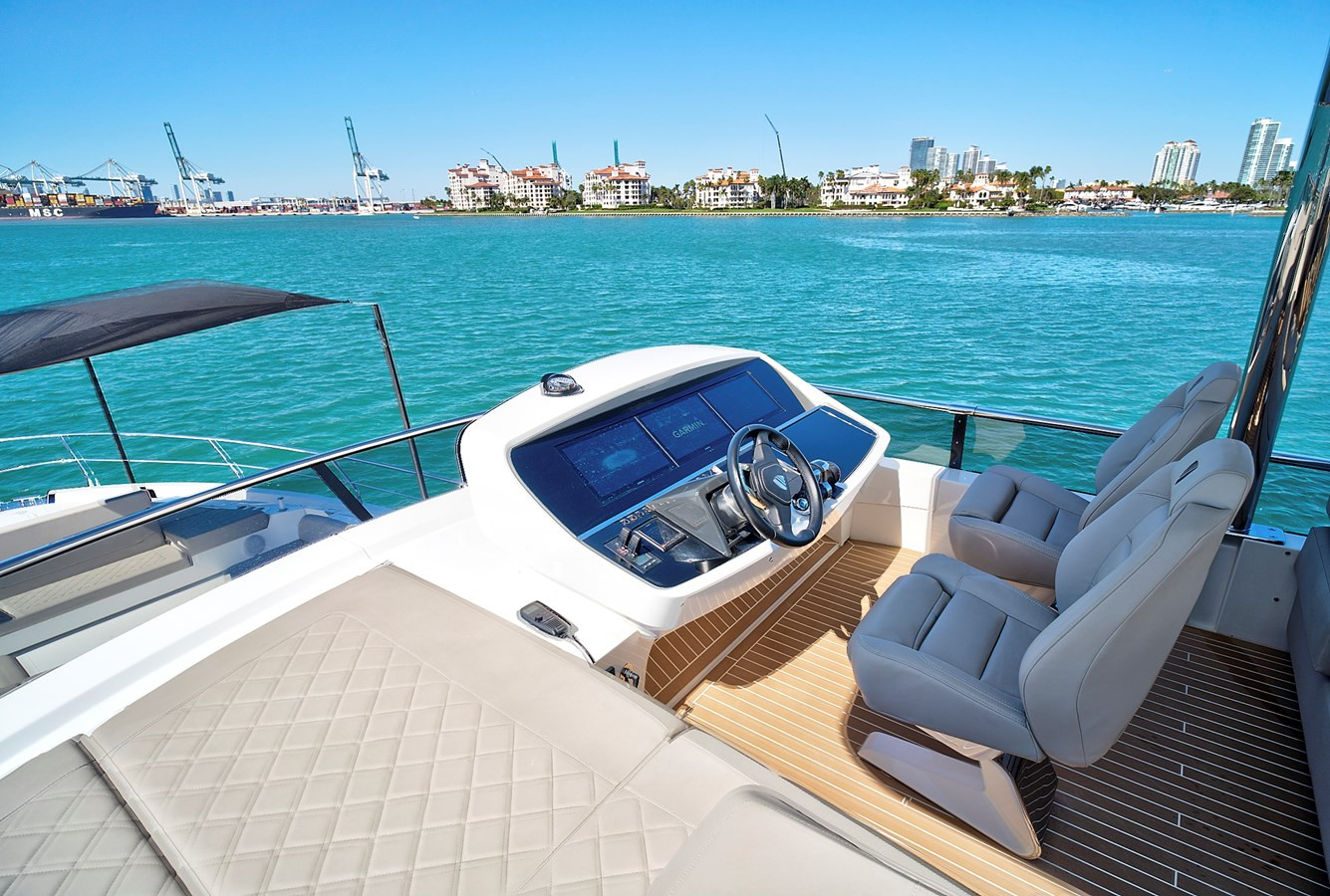 https://arconyachts.ams3.digitaloceanspaces.com/101317/conversions/large_4766785-optimize.jpg