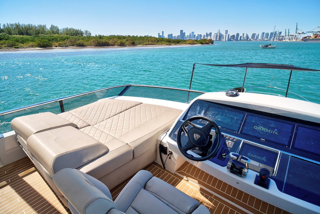 https://arconyachts.ams3.digitaloceanspaces.com/101320/conversions/large_4766784-optimize.jpg