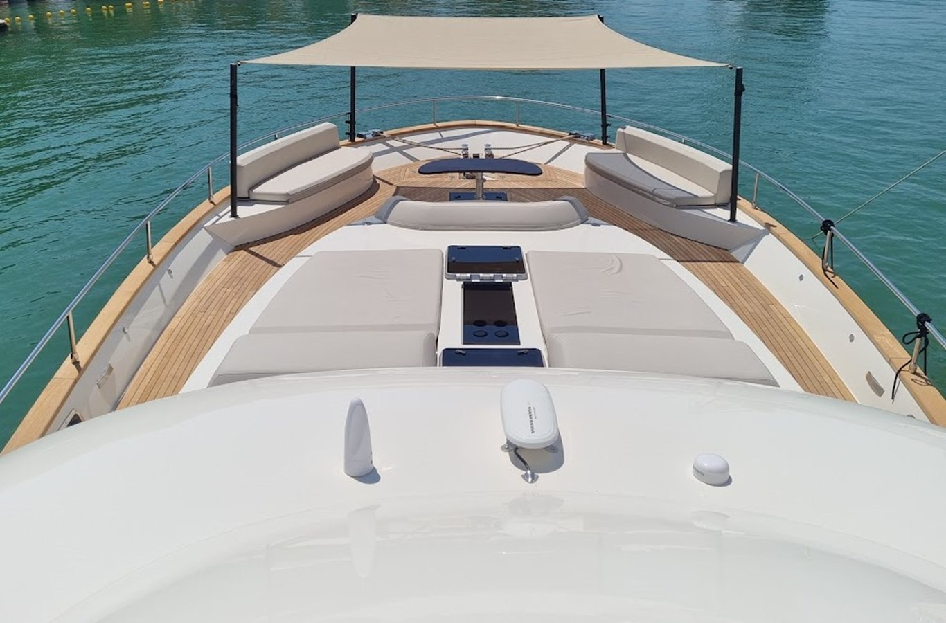 https://arconyachts.ams3.digitaloceanspaces.com/101371/conversions/large_4567919-optimize.jpg